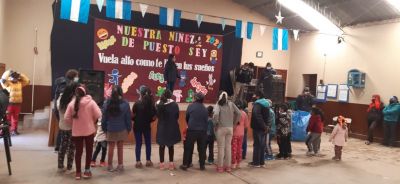 贊助當?shù)亻_學季慶?；顒?   border=