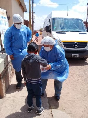 與當?shù)蒯t(yī)院合作，開展健康預防檢測